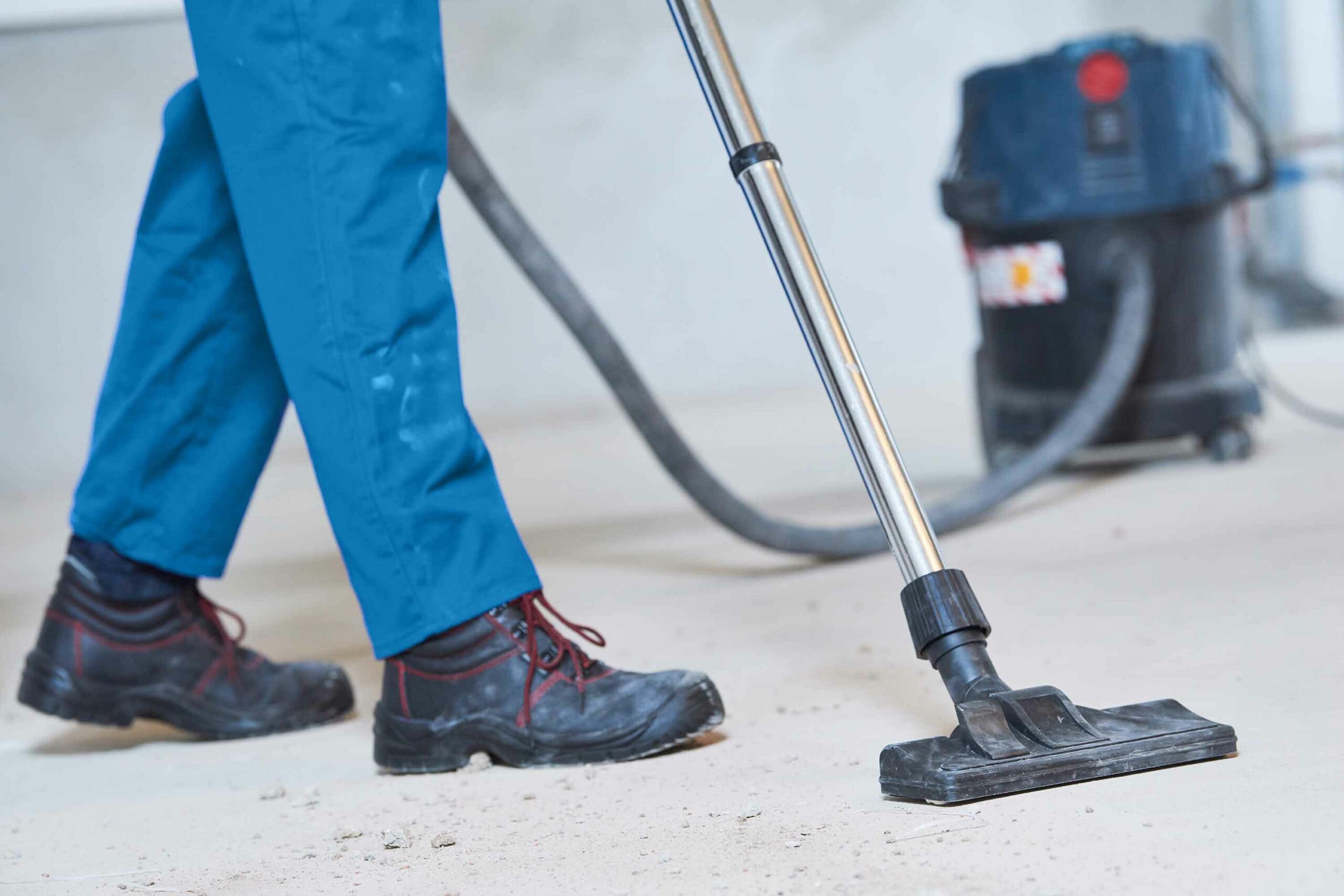 Dịch vụ vệ sinh nhà ở sau xây dựng nhanh chóng tại Long Biên